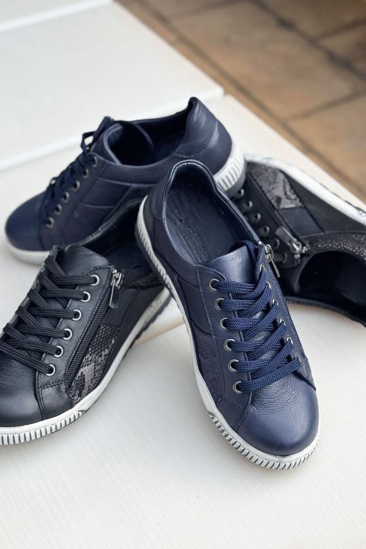 EG80 Sneakers in Navy