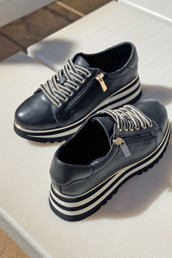 Eammes Lace Up Leather Sneakers