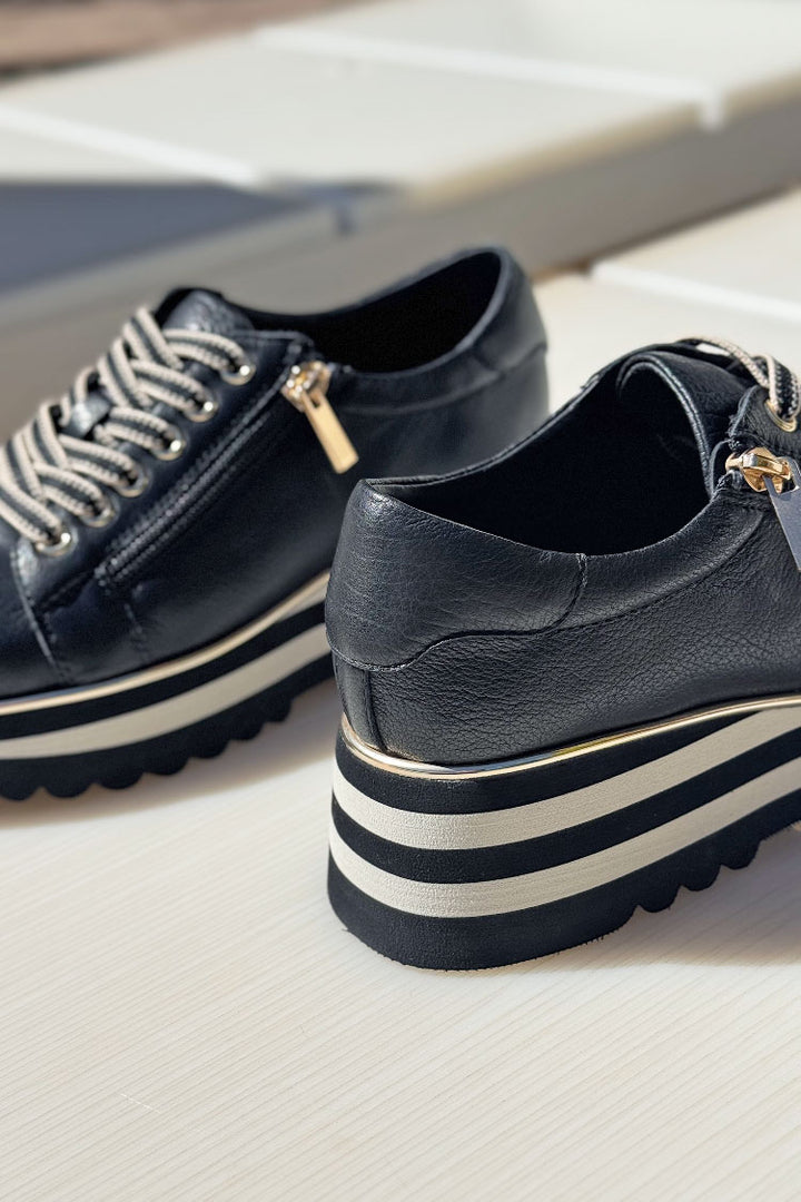 Eammes Lace Up Leather Sneakers