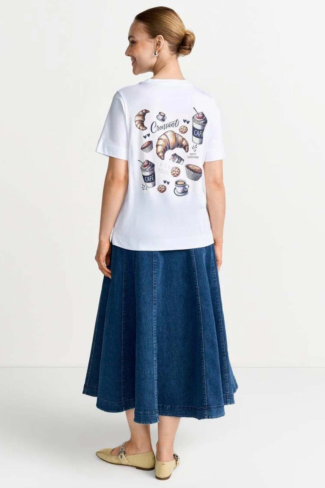 Easy Fit T-Shirt Breakfast in White