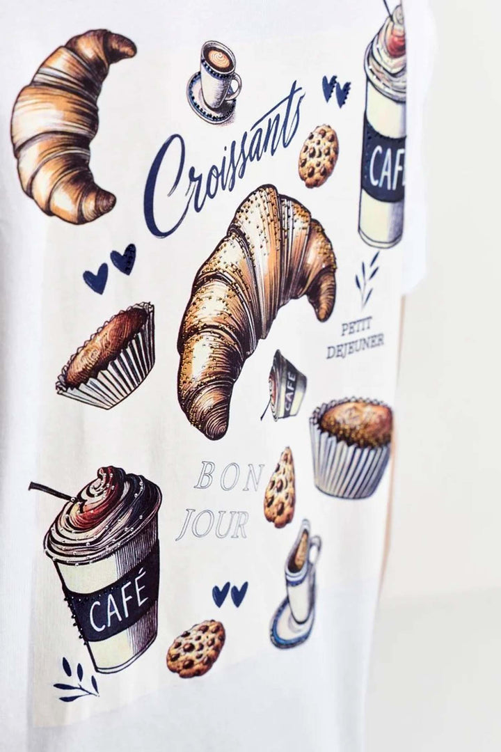 Easy Fit T-Shirt Breakfast in White