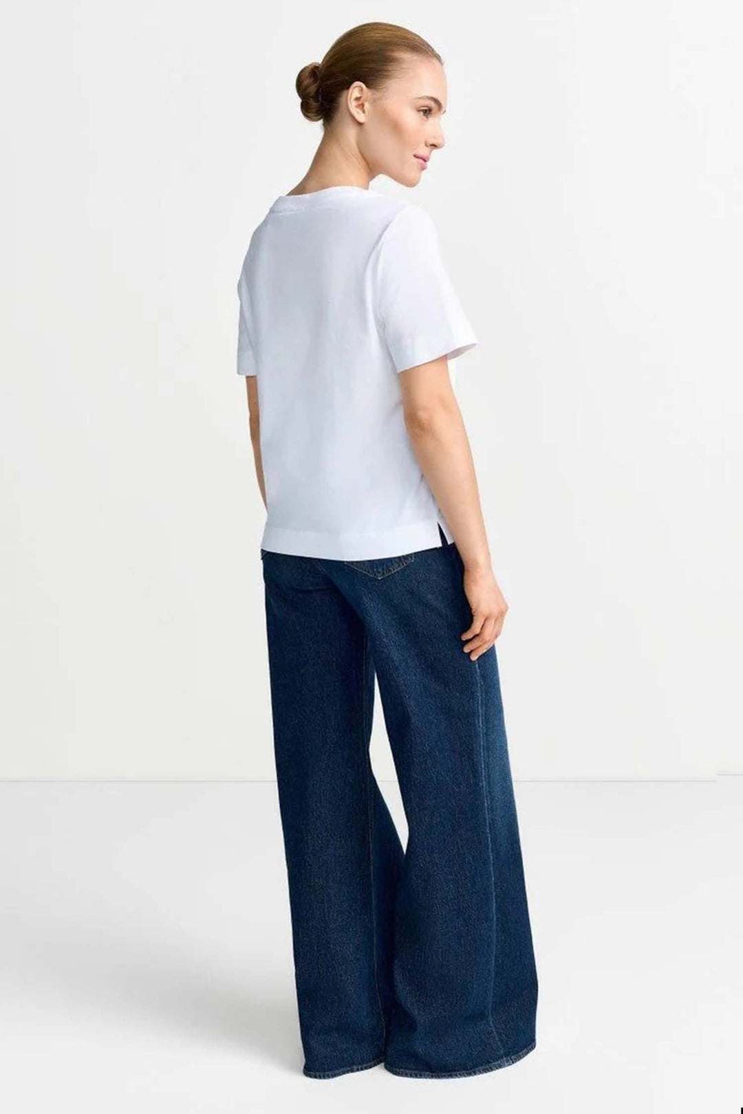 Easy Fit T-Shirt Woman and Cat in White