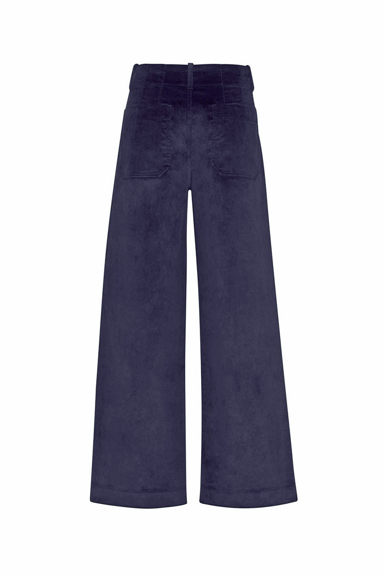 Edith Pant in Midnight