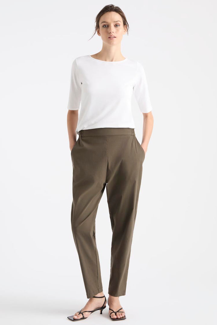 Elbow Cafe T in White