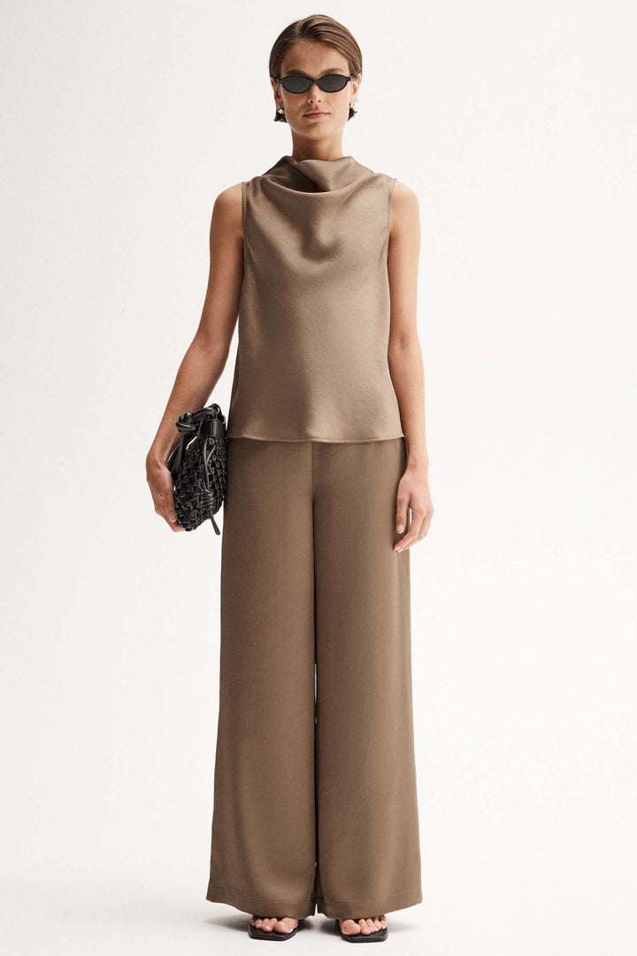Eleanor Crowl Neck Top in Mocha