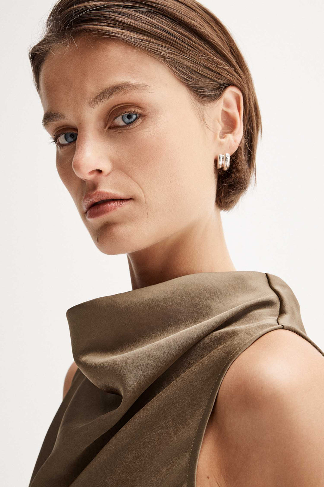 Eleanor Crowl Neck Top in Mocha