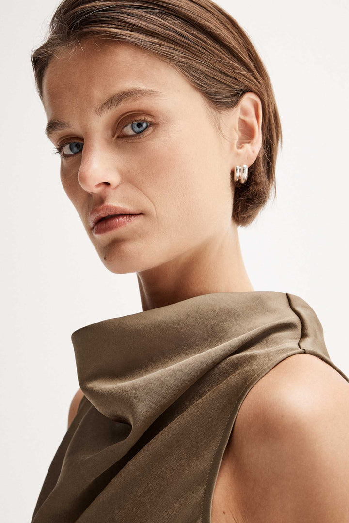 Eleanor Crowl Neck Top in Mocha