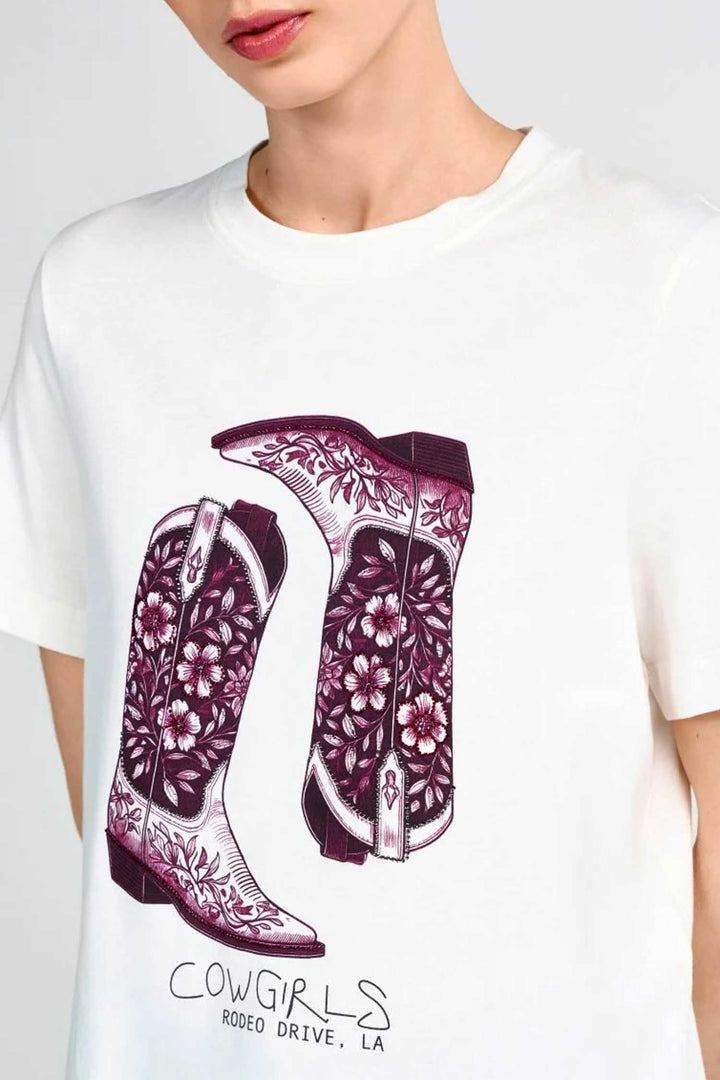Elegant Fit T-Shirt Cow Girl Boots in Pearl White