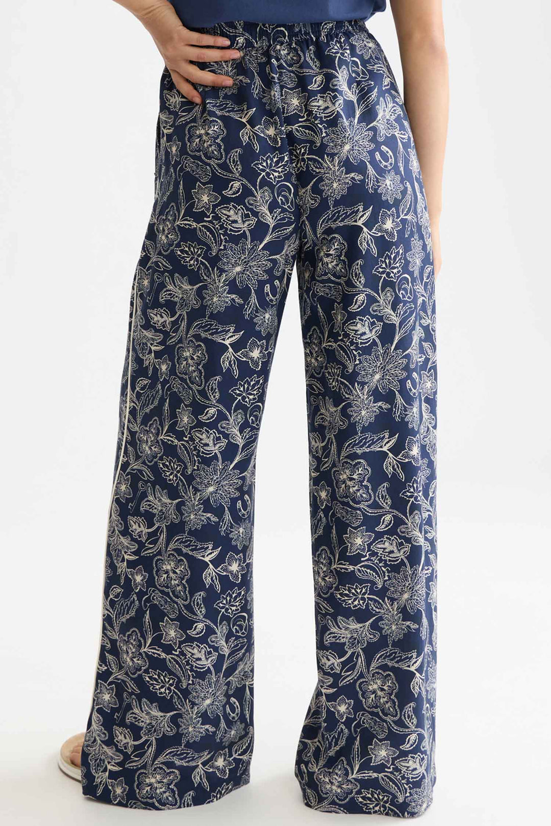Eleni High-Rise Wide Leg 30" Pants in Lucky Bandana Dress Blues