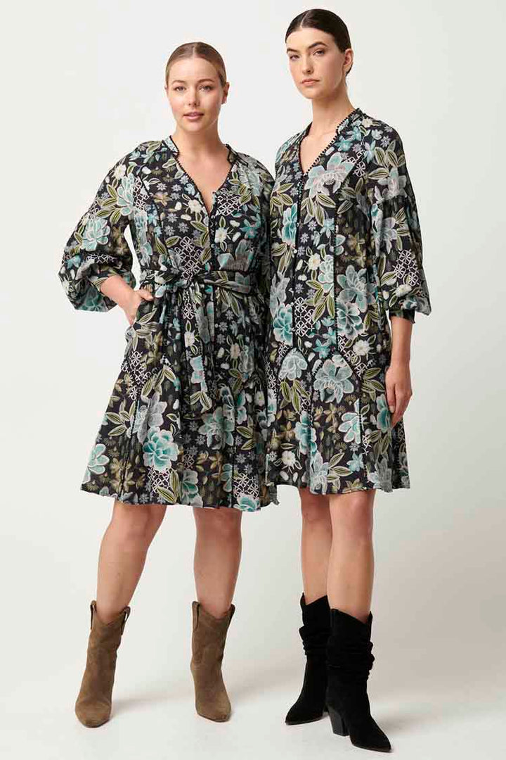 Emersyn Lace Panelled Dress in Dahlia Fields