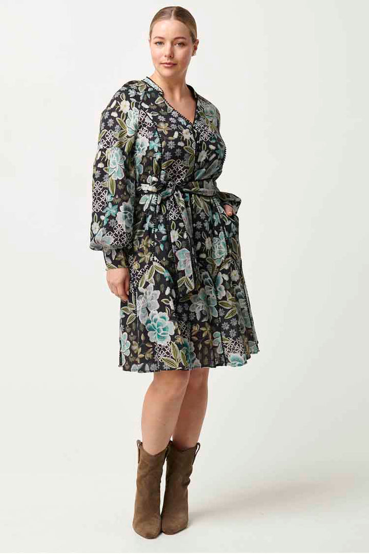 Emersyn Lace Panelled Dress in Dahlia Fields