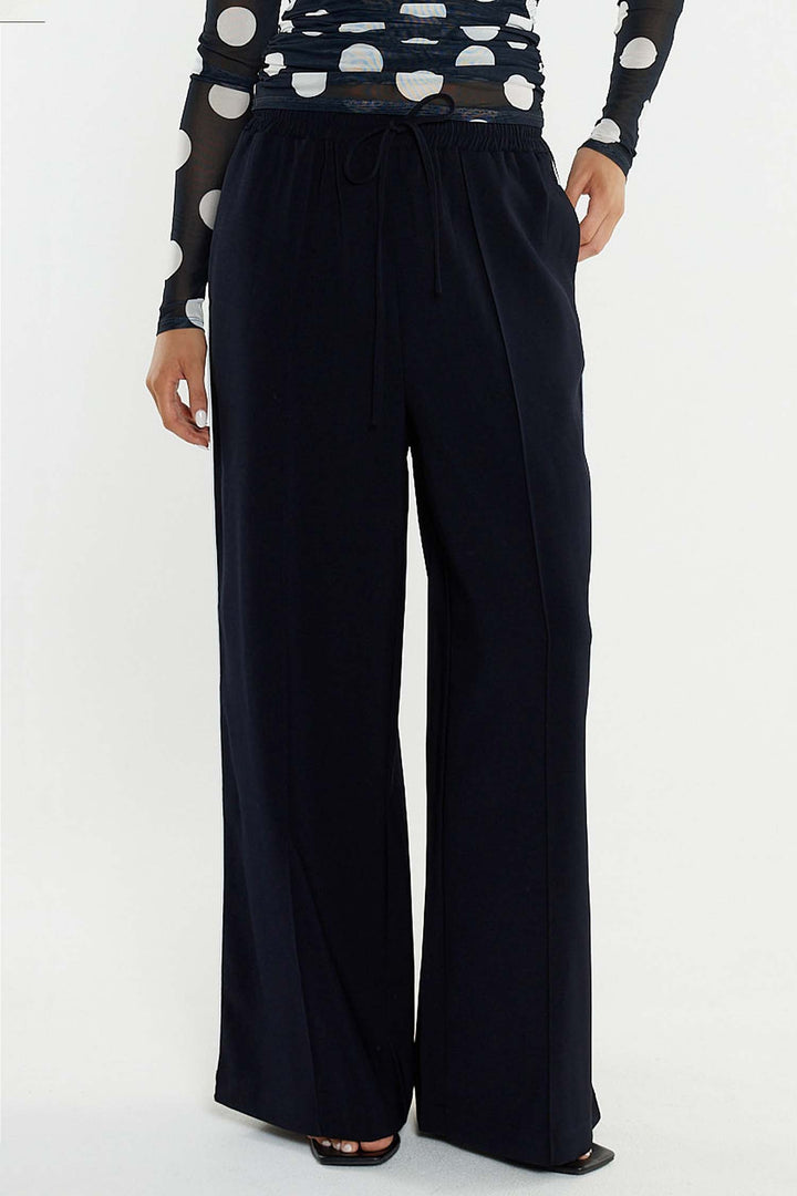 Eva Side Seam Pant in Navy