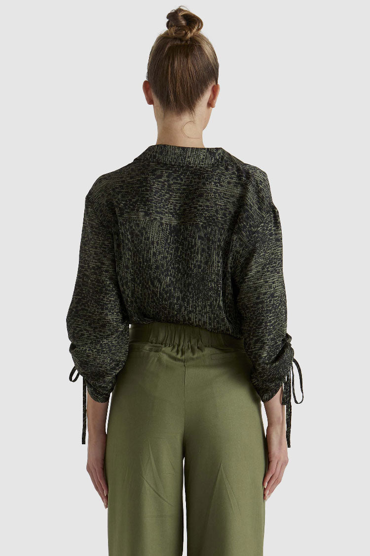 Explorer Shirt in Khaki Leopard