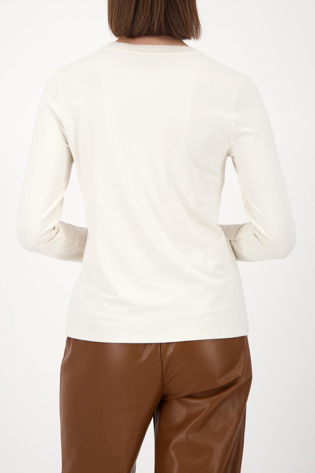 Basic T-Shirt w Jewellery Chain in Almond