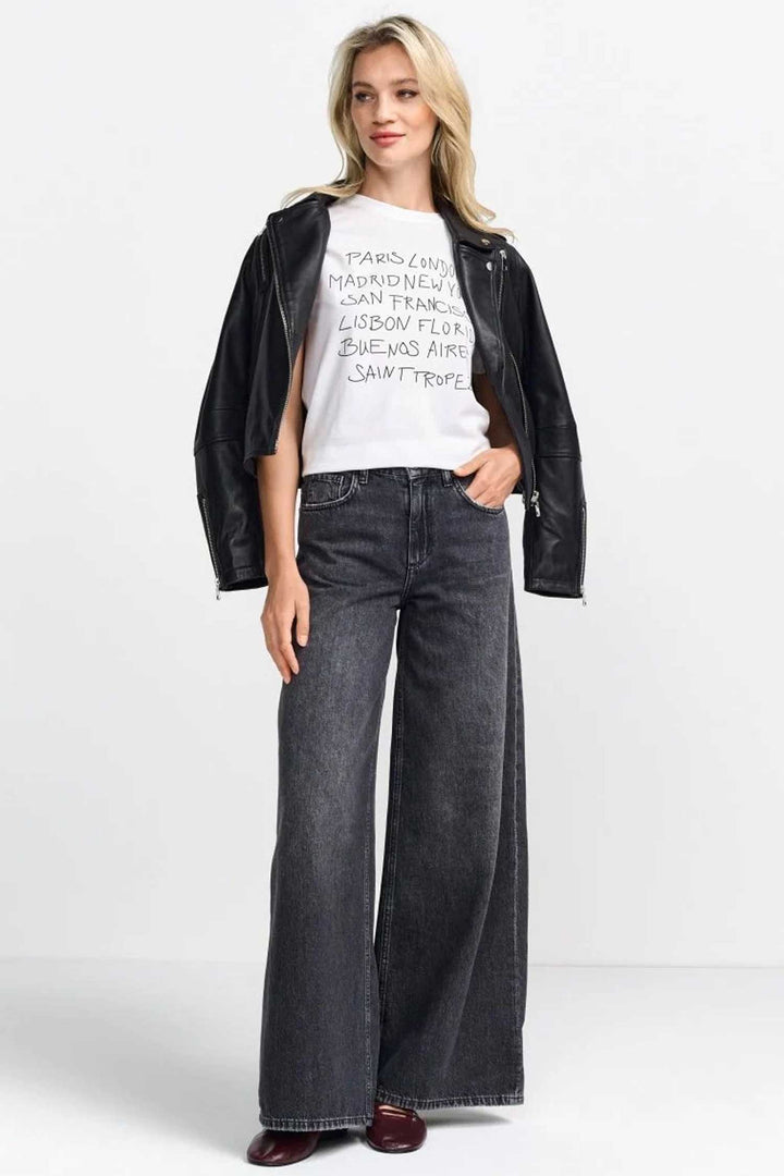 Fit T-Shirt w City Names