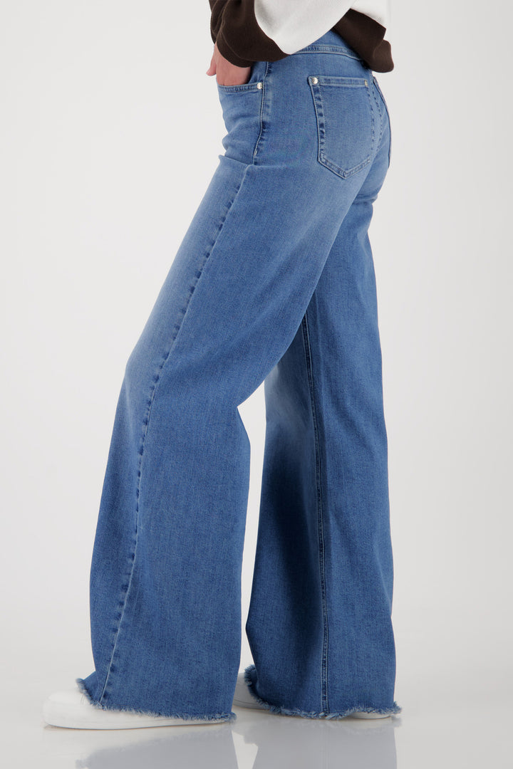 Flare Jean in Blue Denim