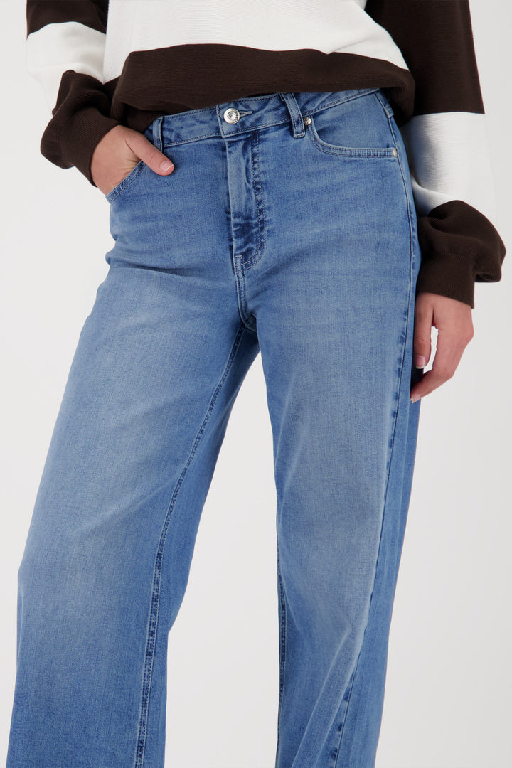 Flare Jean in Blue Denim
