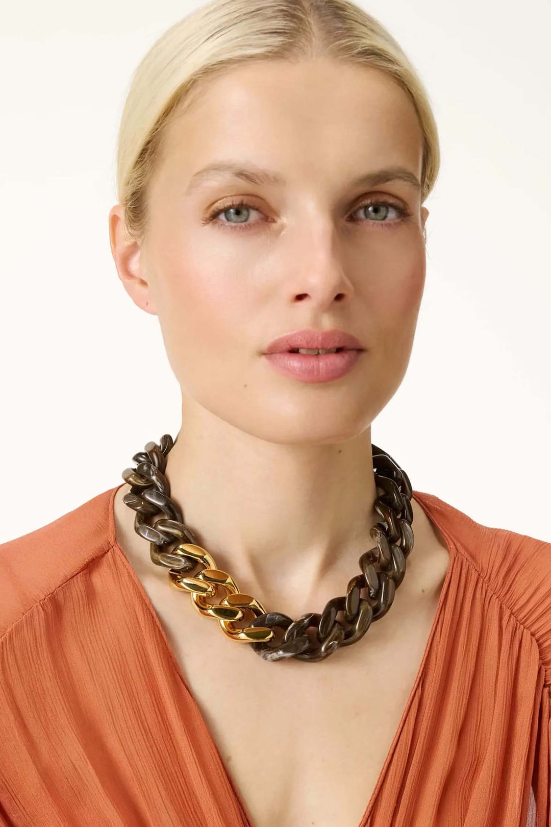 Flat Chain Necklace w Gold Dark Brown Marble