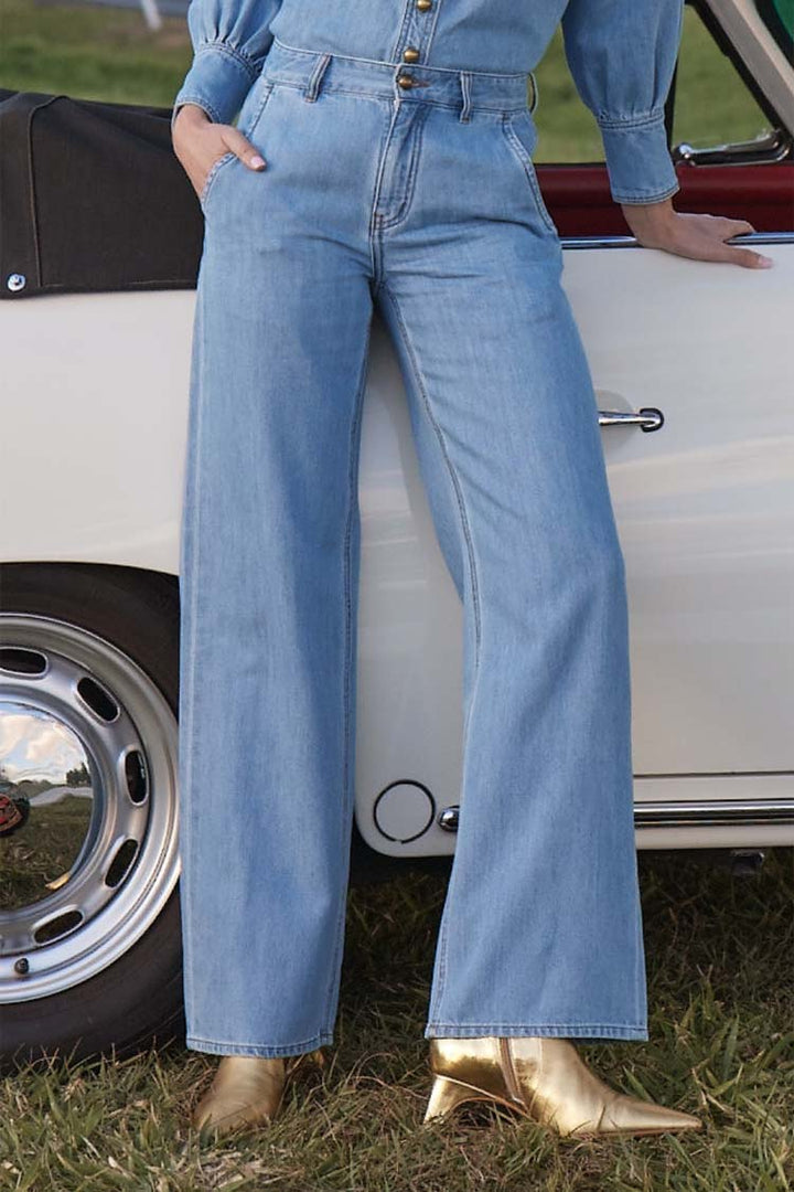 Flint Jean in Light Washed Denim