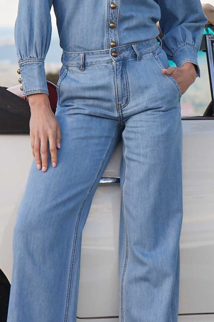 Flint Jean in Light Washed Denim