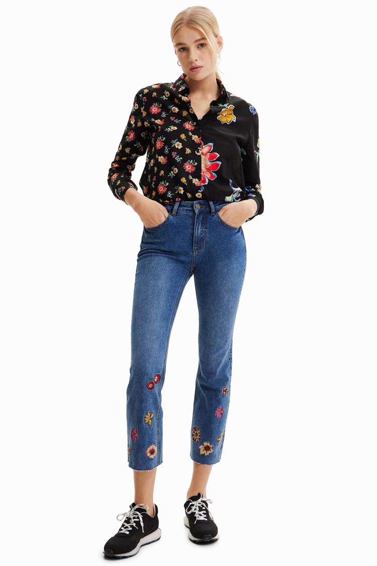Floral Embroidery Flare Cropped Jeans