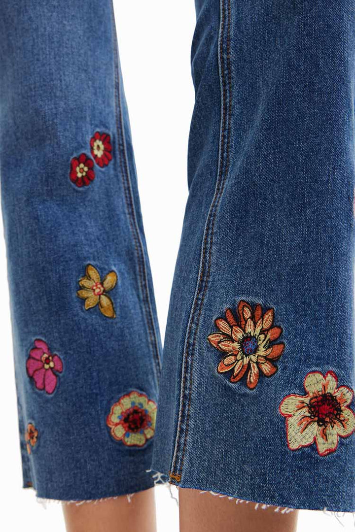 Floral Embroidery Flare Cropped Jeans
