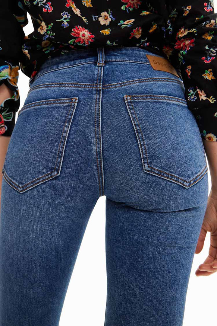 Floral Embroidery Flare Cropped Jeans