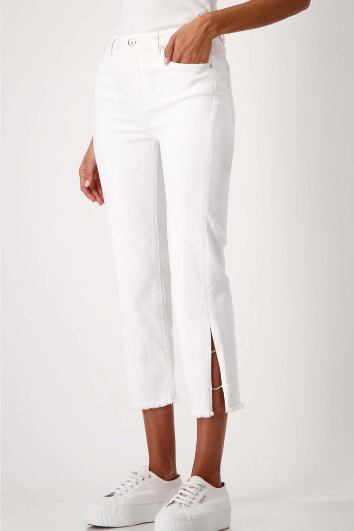 Frayed Cropped Jeans w Rhinestone Slit
