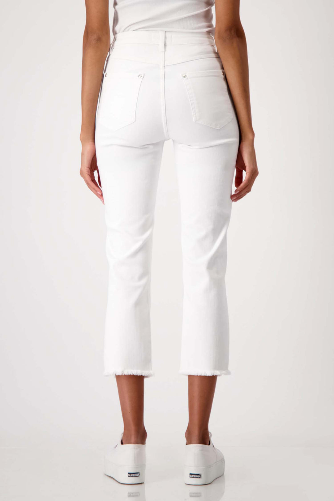 Frayed Cropped Jeans w Rhinestone Slit
