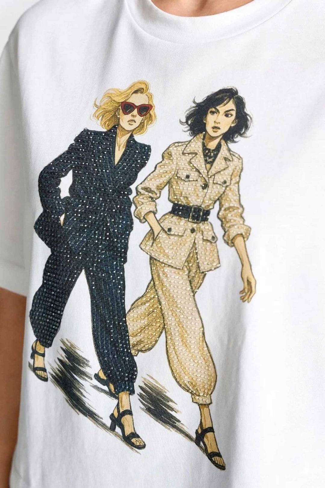 Gentle Fit T-Shirt w Women Print in White