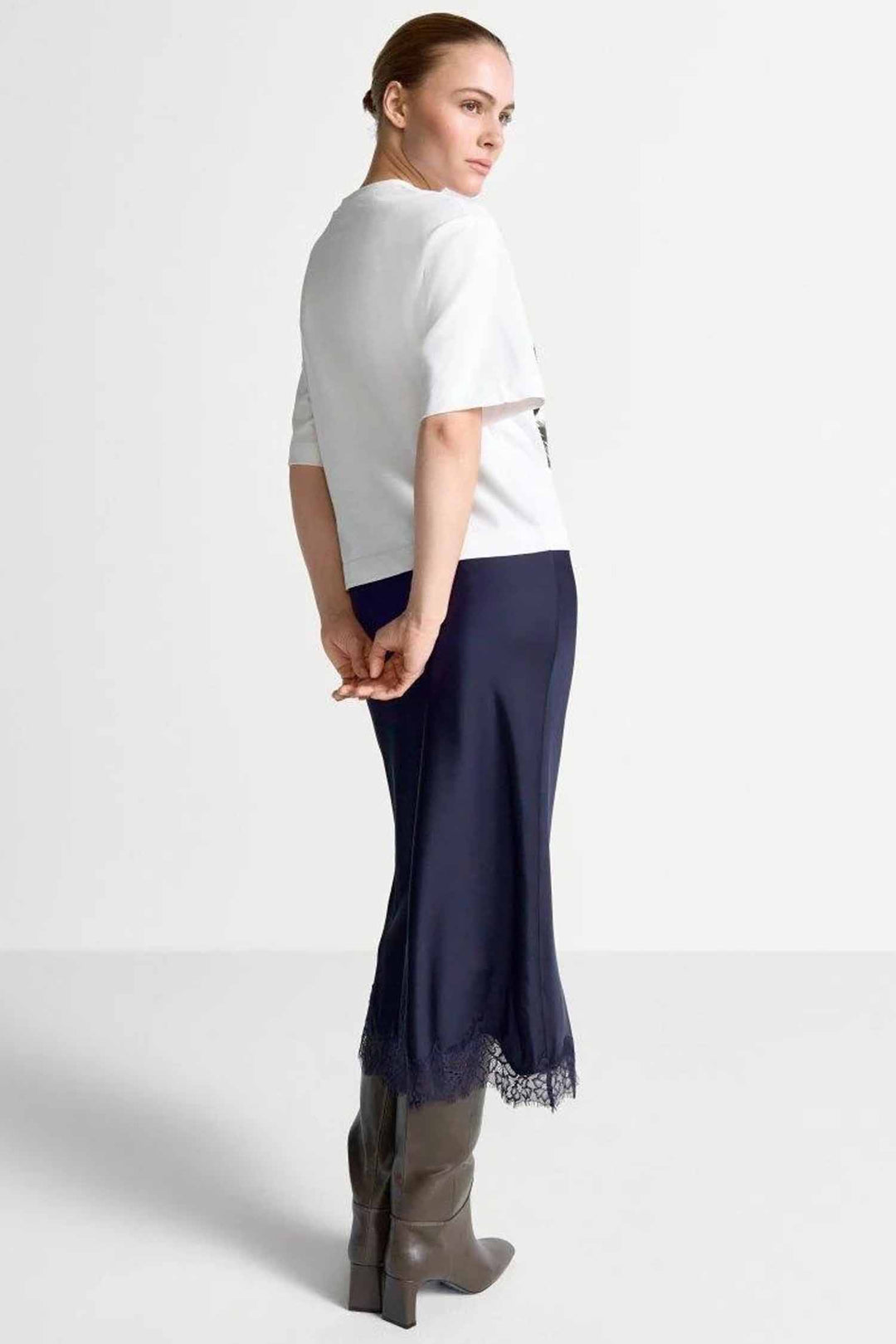 Gentle Fit T-Shirt w Women Print in White