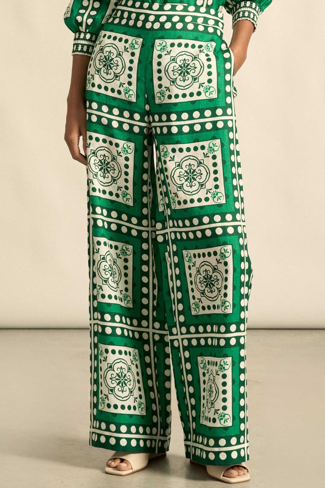 Gesture Pant in Parrot Scarf