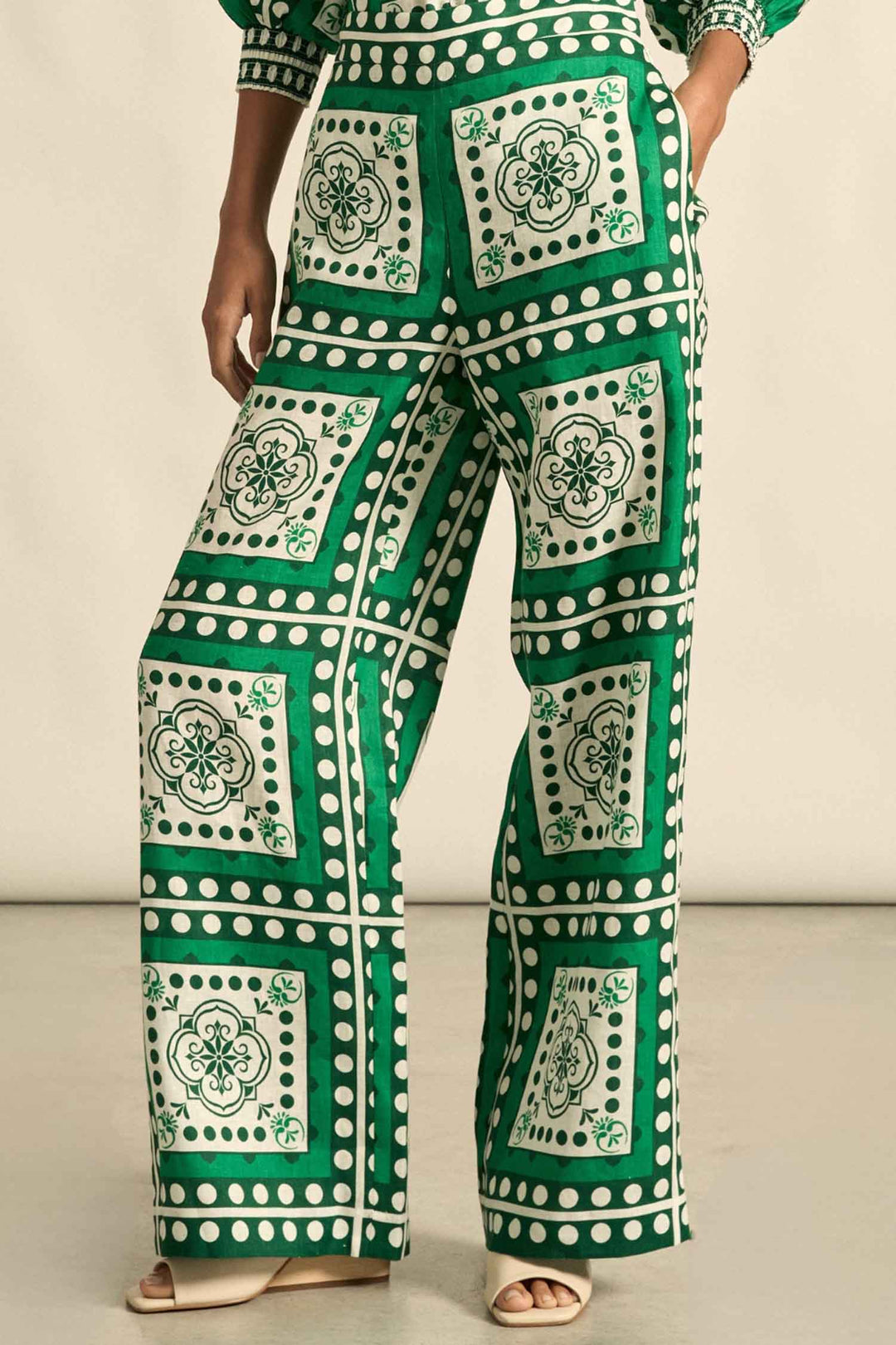 Gesture Pant in Parrot Scarf