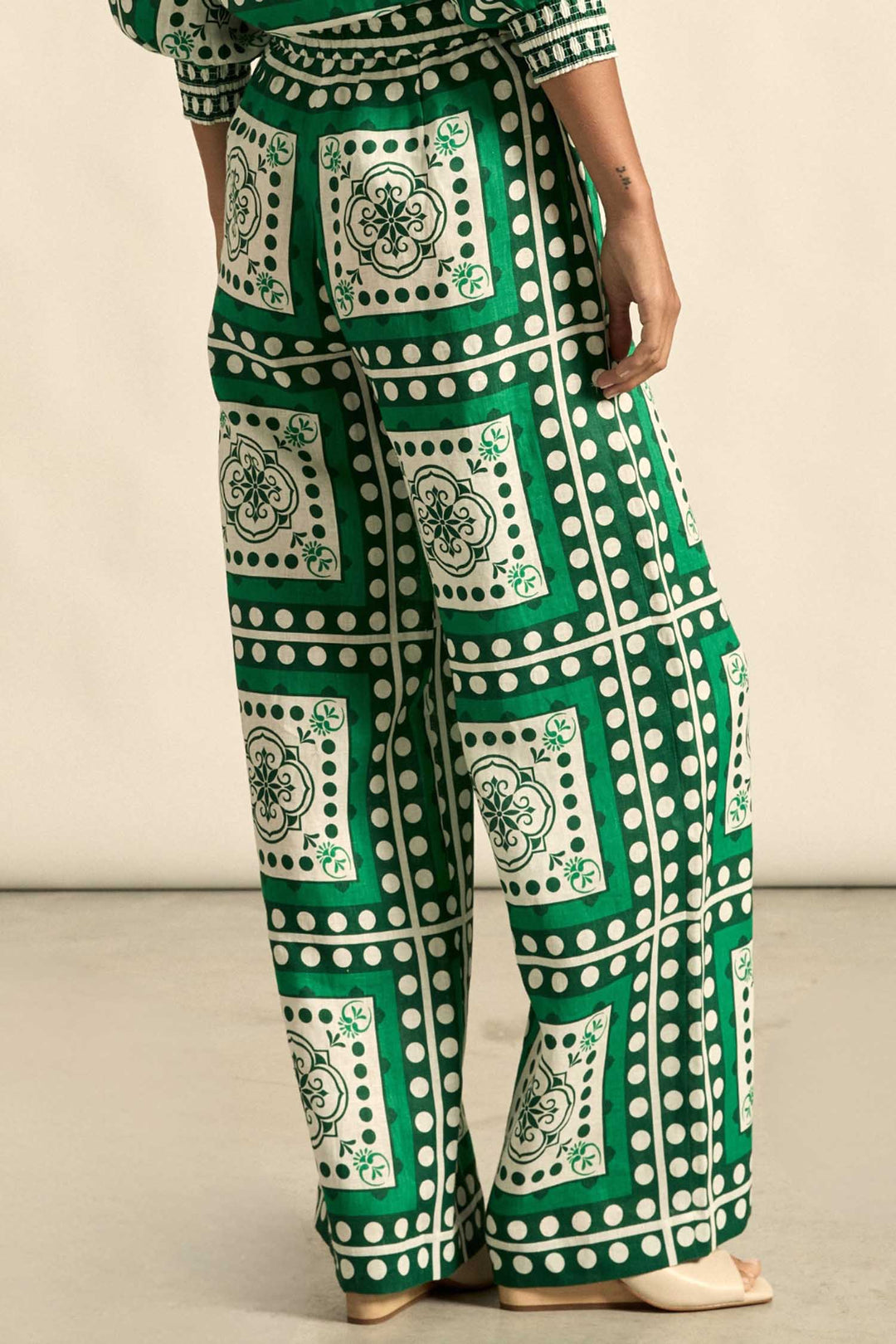 Gesture Pant in Parrot Scarf