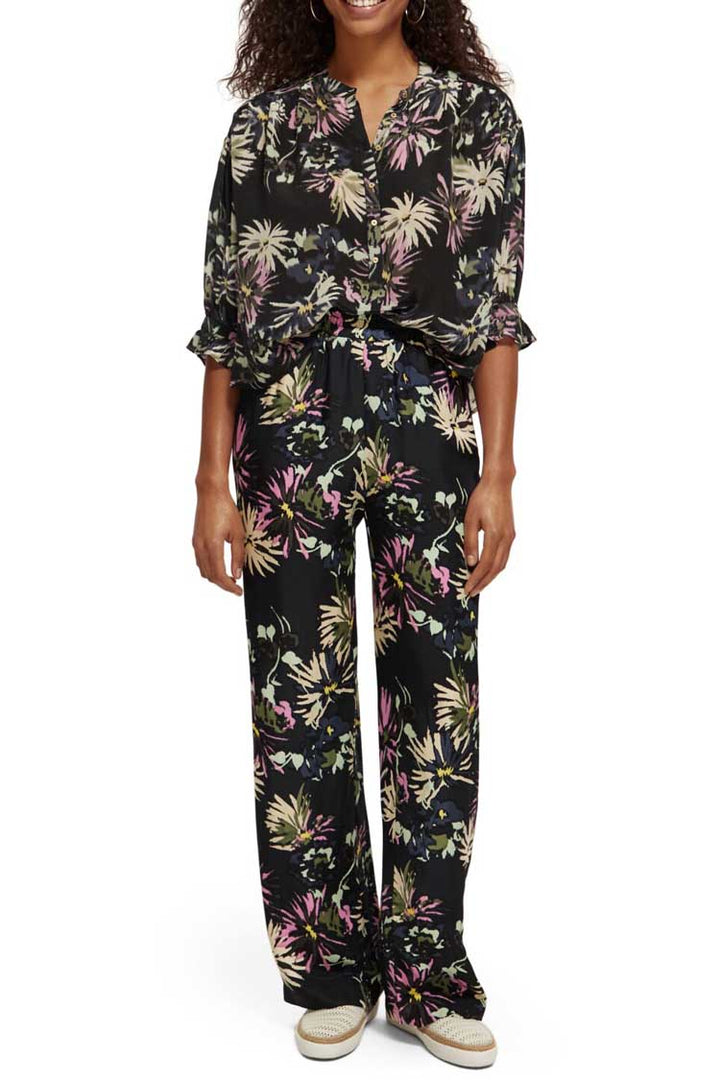 Gia - Mid Rise Wide Leg Printed Silky Trousers in Aster Black