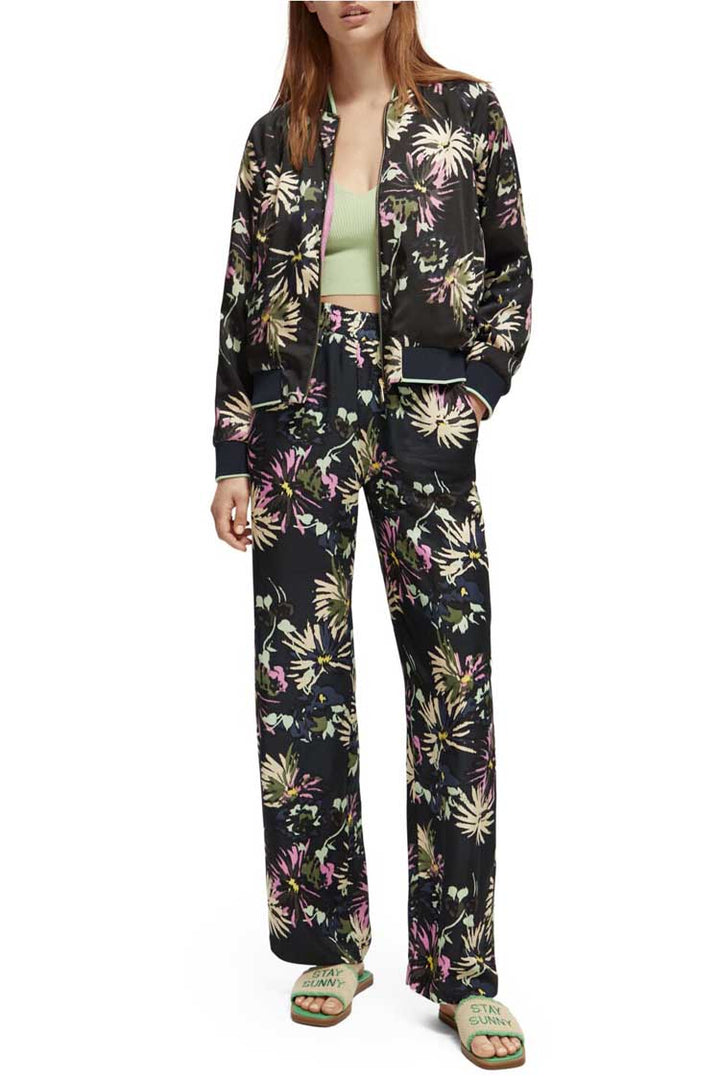 Gia - Mid Rise Wide Leg Printed Silky Trousers in Aster Black