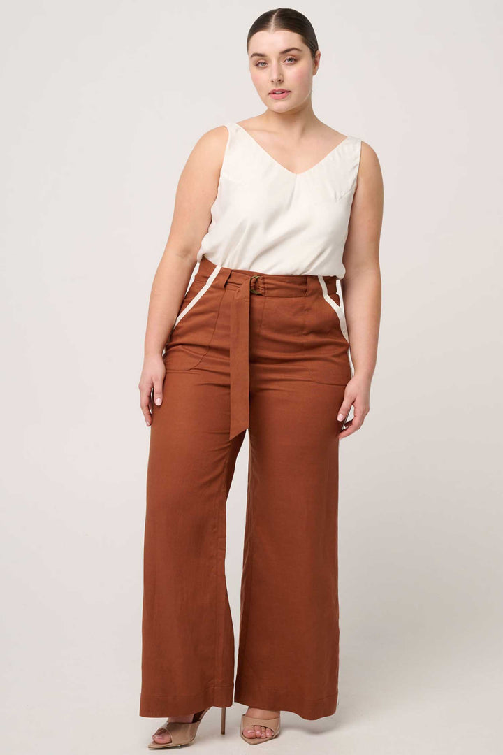 Grace Contrast Bind Pant in Caramel