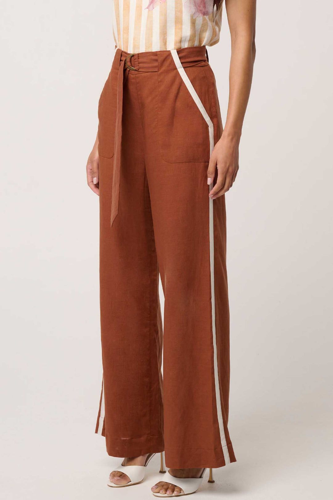 Grace Contrast Bind Pant in Caramel