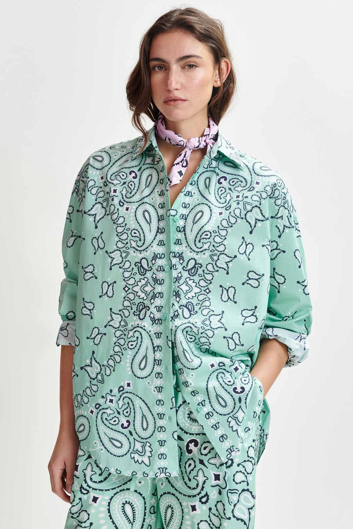 Histende Bandana Print Oversized Shirt in Turquoise