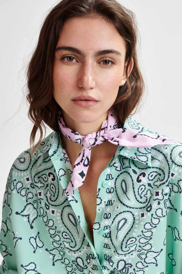 Histende Bandana Print Oversized Shirt in Turquoise