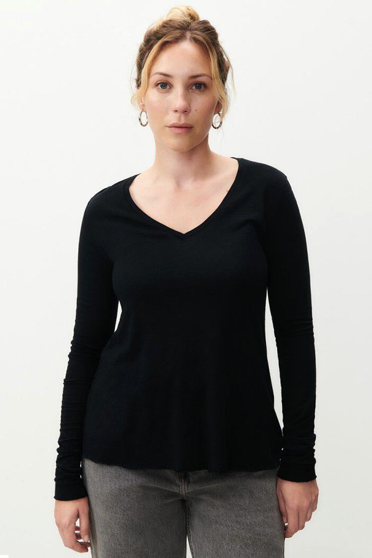 Jacksonville LS V-neck Tee in Black