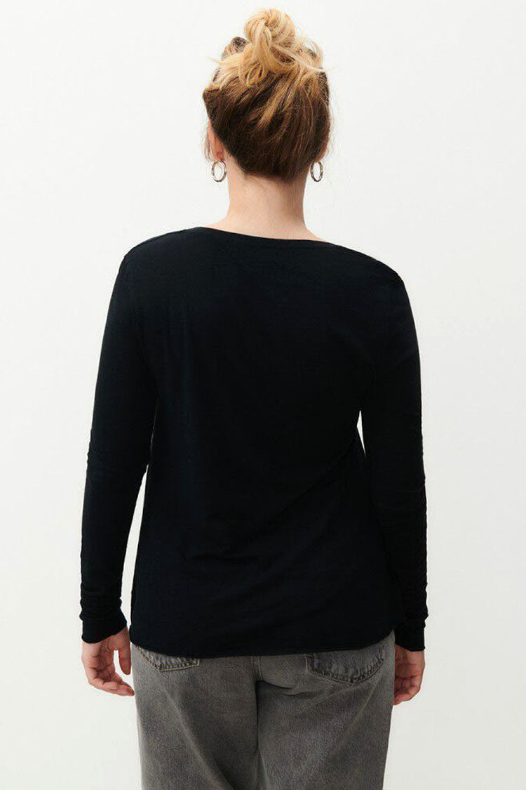 Jacksonville LS V-neck Tee in Black