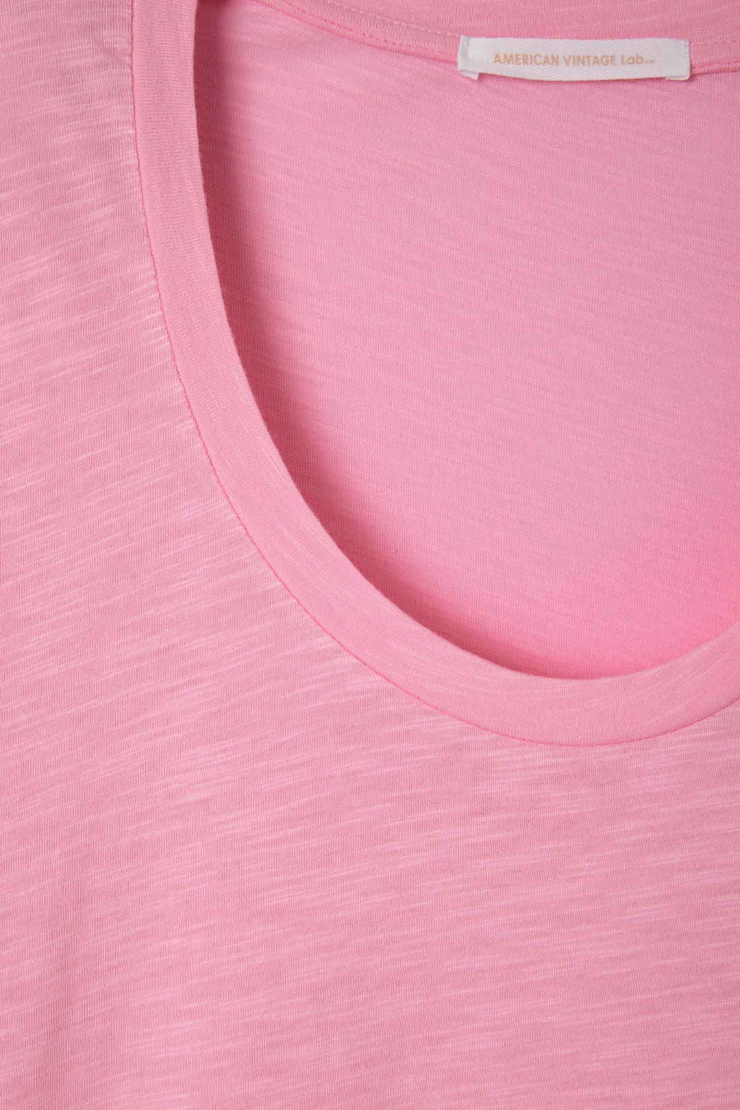 Jacksonville U Collar SS T-Shirt in Vintage Kiss