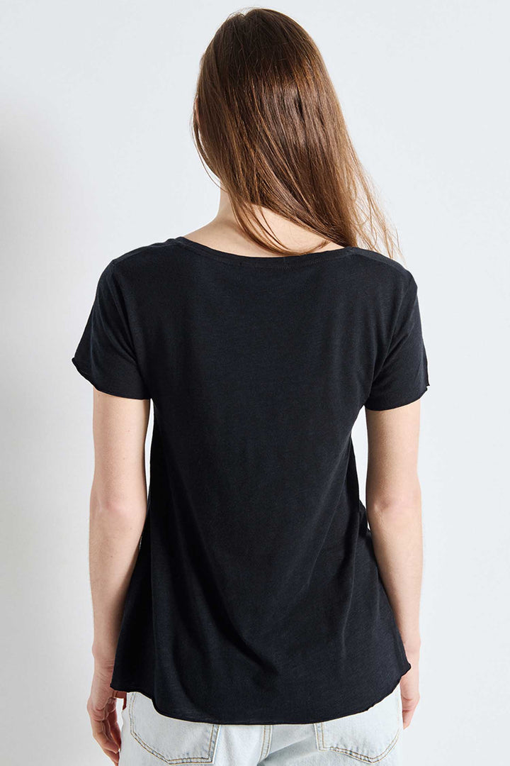 Jacksonville V-Neck SS T-Shirt in Black