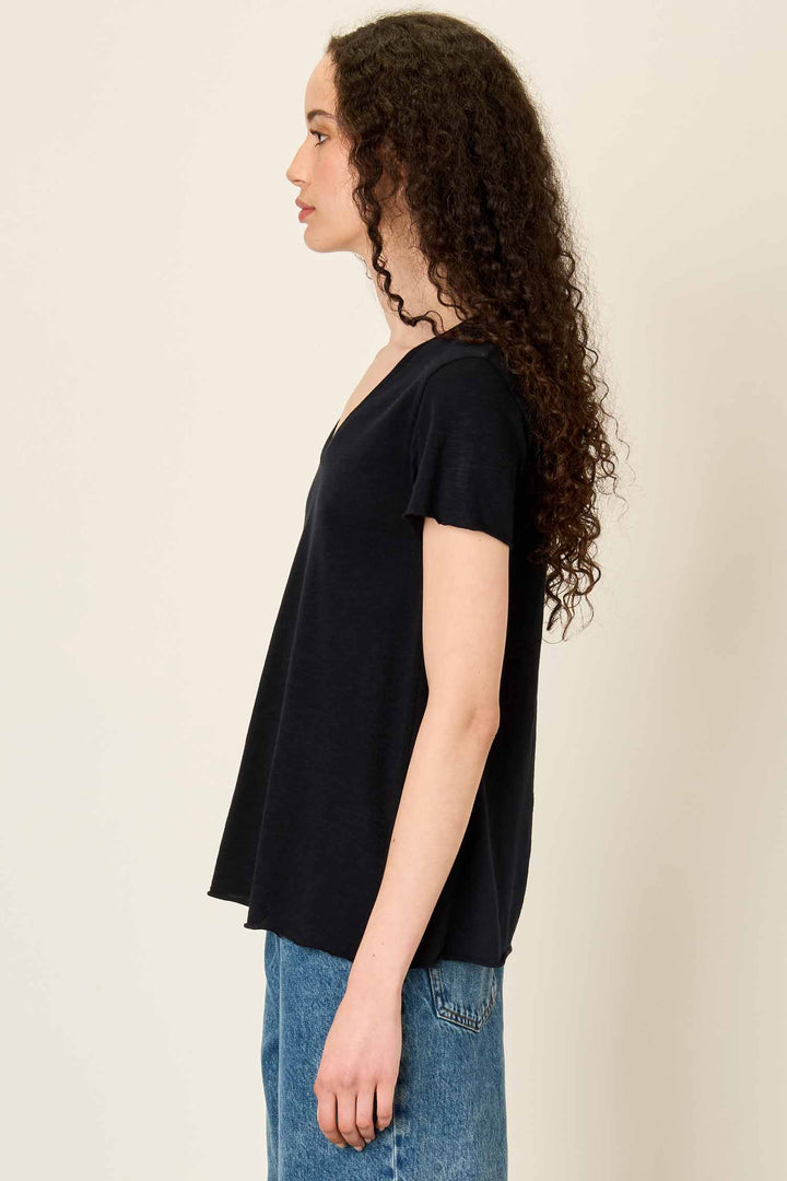 Jacksonville V-Neck SS T-Shirt in Black
