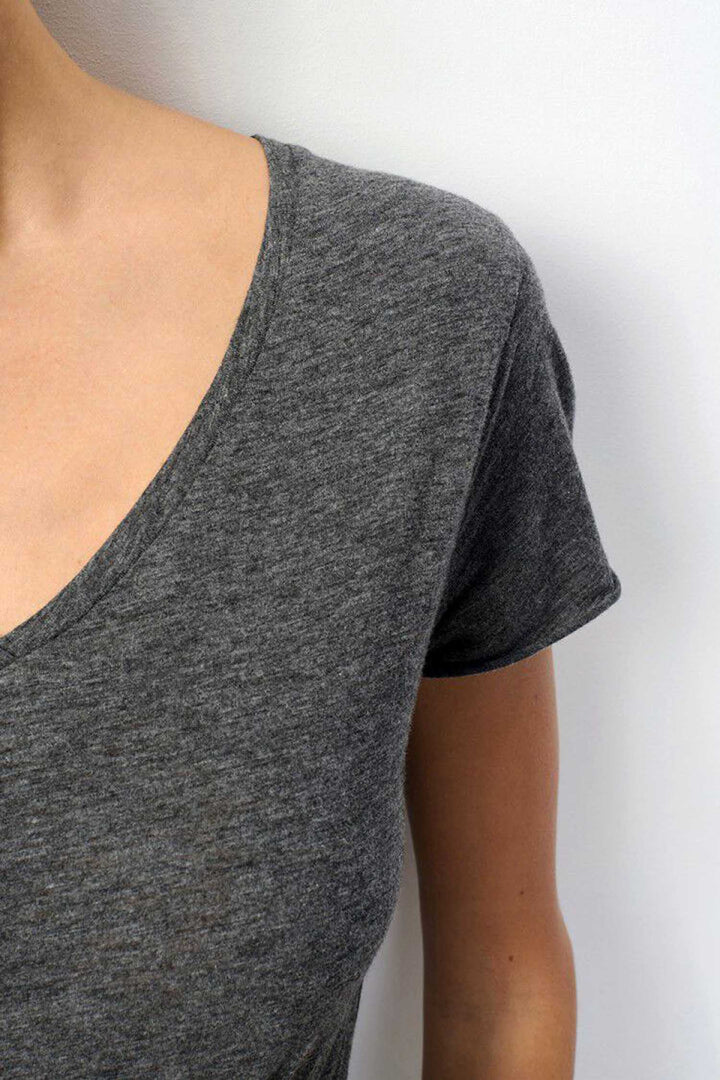 Jacksonville V-Neck SS T-Shirt in Charcoal Melange