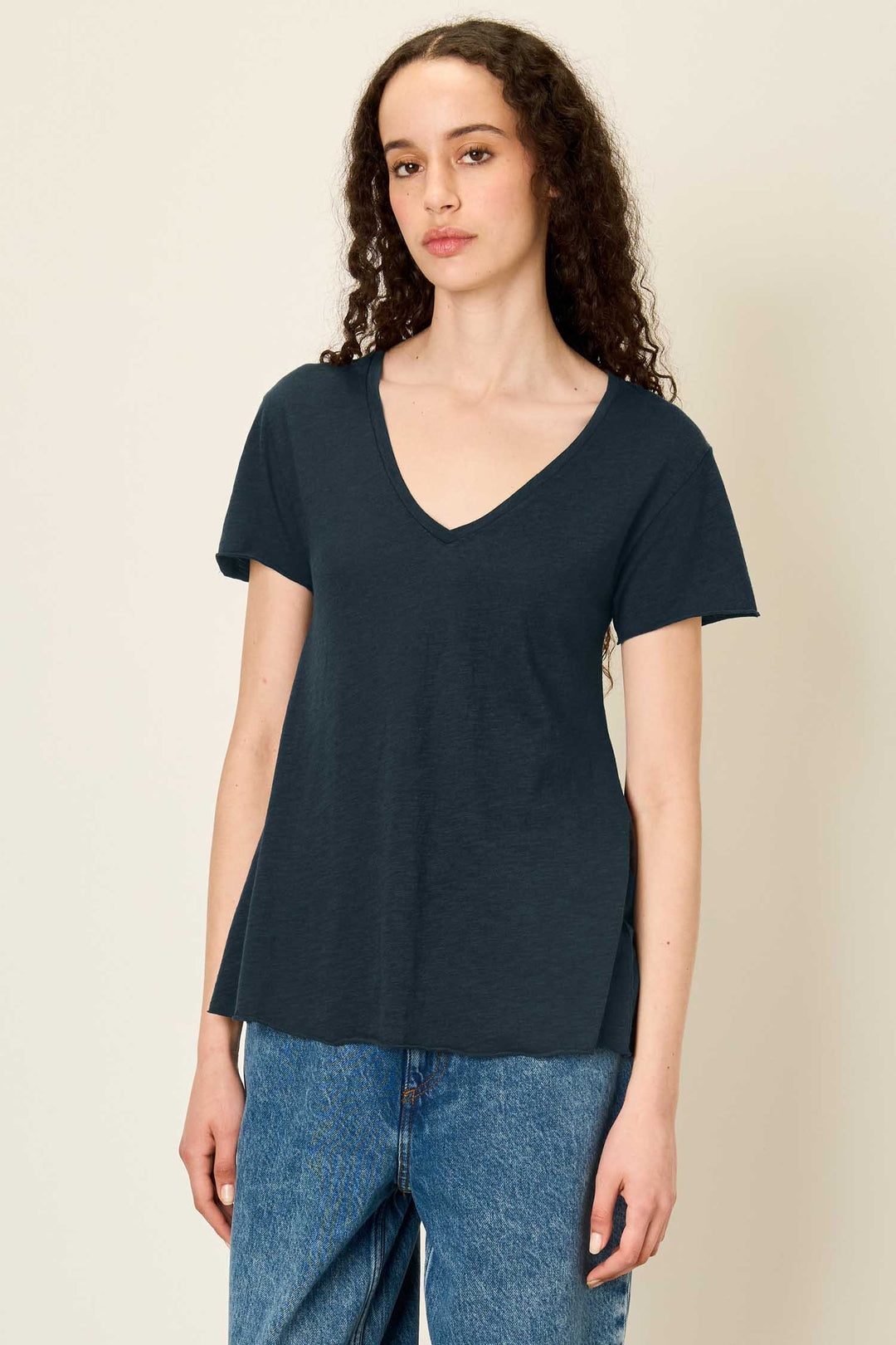 Jacksonville V-Neck SS T-Shirt in Navy