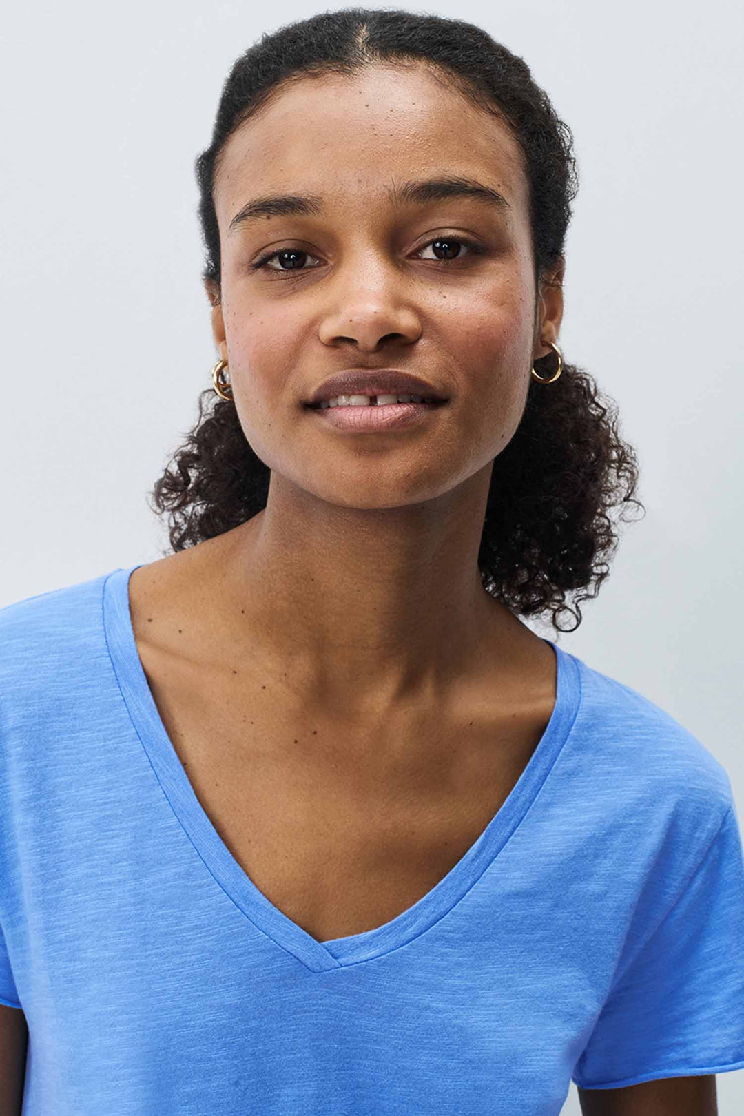 Jacksonville V-Neck SS T-Shirt in Vintage Celestial