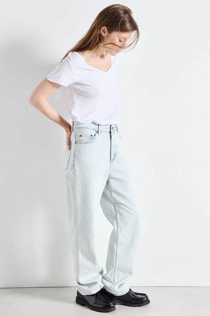 Jacksonville V-Neck SS T-Shirt in White