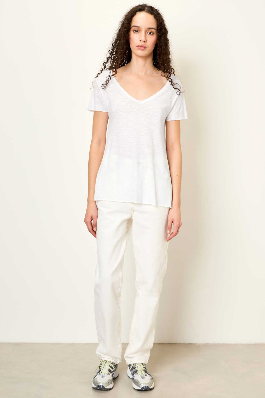 Jacksonville V-Neck SS T-Shirt in White